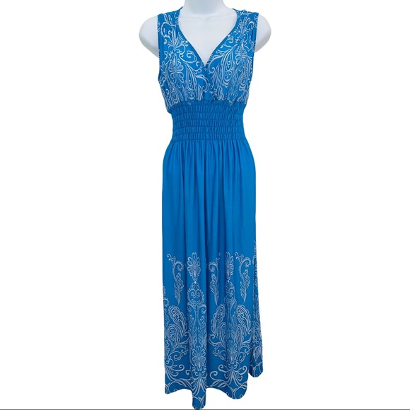 Dresses & Skirts - Summer NWT Dress Sleeveless Surplice Smock Waist Sleeveless Maxi Blue White S